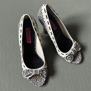 Betsey Johnson Betseyville high heel polka dot rare bow size 9